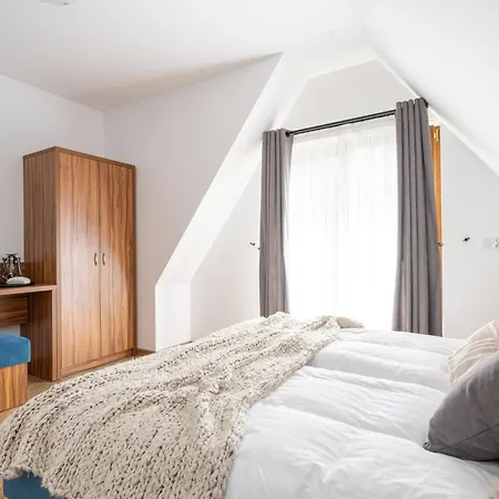 - Dwupoziomowe Biały Dunajec